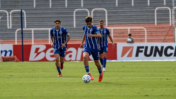 Transforma tu Look Neutro: Guía para Destacar con Accesorios Impactantes