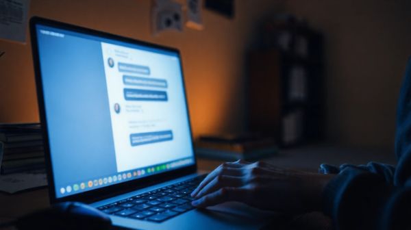 Descubre cómo mantener conversaciones gratis con ChatGPT sin necesidad de crear cuentas
